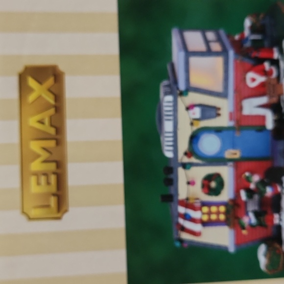 BNIB LEMAX Coventry Cove VHTF Santa Lane Trailer for Christmas Village-Light Up - Picture 3 of 5